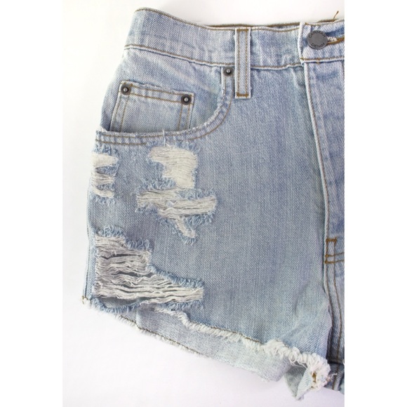 LF Carmar NWT High Rise Light Wash Destroyed Open Frayed Hem Jean Shorts 25 0 - Picture 2 of 9